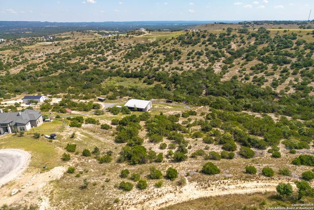 50 thriving oak, Blanco, TX 78606