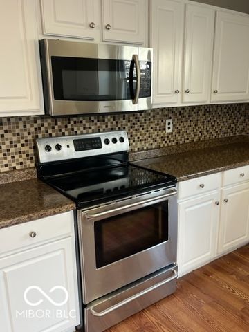 10225 Lothbury Circle, Fishers, IN 46037