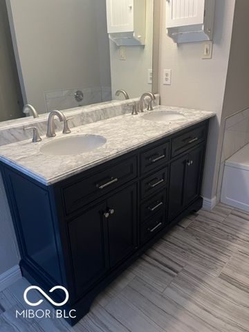 10225 Lothbury Circle, Fishers, IN 46037