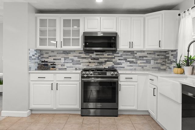 110 Russell St, Peabody, MA 01906