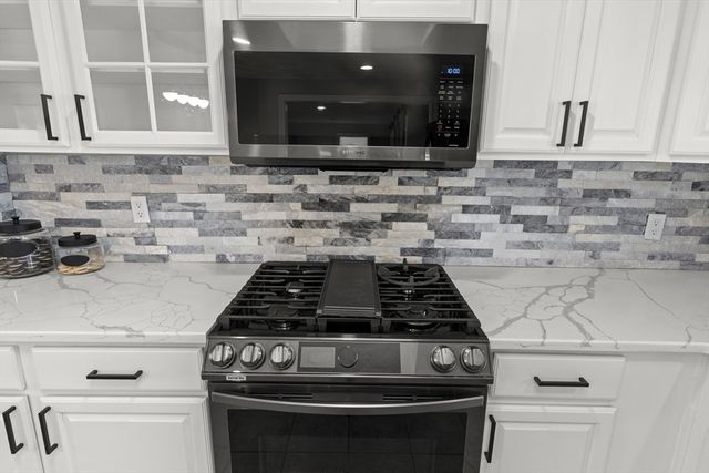 110 Russell St, Peabody, MA 01906