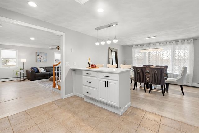 110 Russell St, Peabody, MA 01906