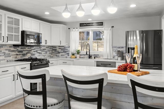 110 Russell St, Peabody, MA 01906