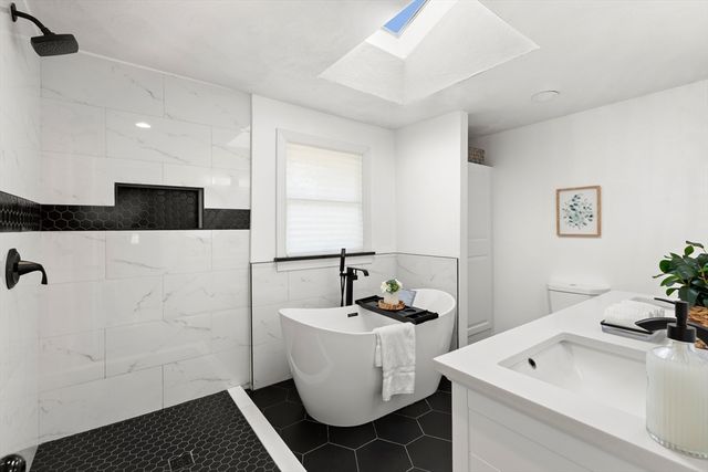 110 Russell St, Peabody, MA 01906