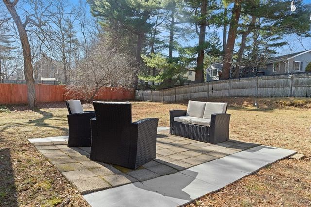 110 Russell St, Peabody, MA 01906