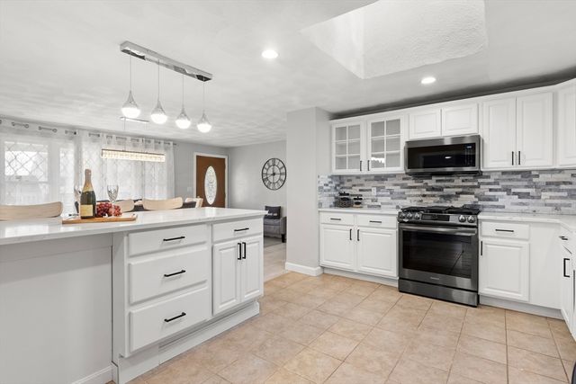 110 Russell St, Peabody, MA 01906