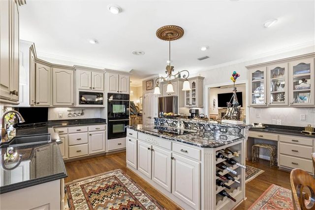 2606 Charleston Oaks Drive E, Mobile, AL 36695