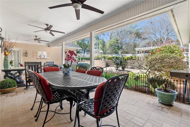 2606 Charleston Oaks Drive E, Mobile, AL 36695