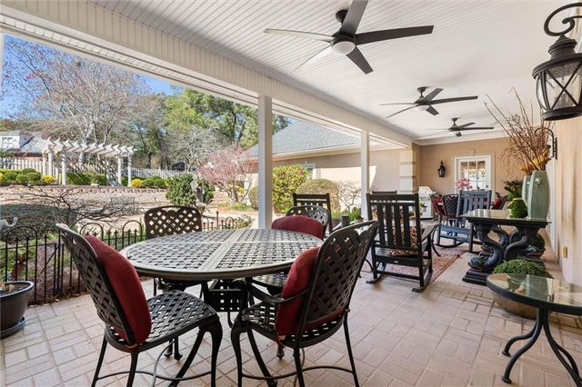 2606 Charleston Oaks Drive E, Mobile, AL 36695