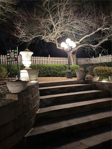 2606 Charleston Oaks Drive E, Mobile, AL 36695