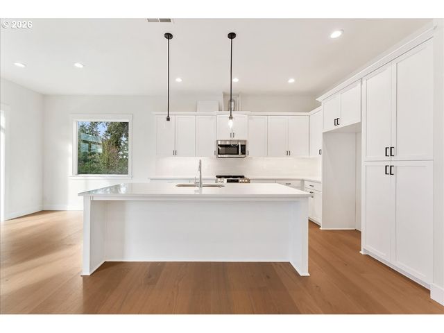 737 Se FOREST GLEN Rd, Estacada, OR 97023