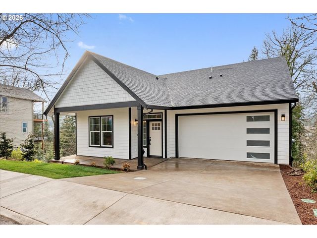737 Se FOREST GLEN Rd, Estacada, OR 97023
