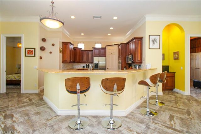 627 Soliel DR, Naples, FL 34110