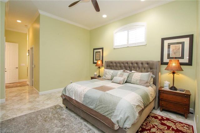 627 Soliel DR, Naples, FL 34110