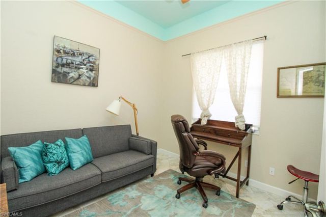 627 Soliel DR, Naples, FL 34110