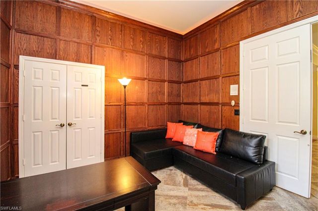 627 Soliel DR, Naples, FL 34110