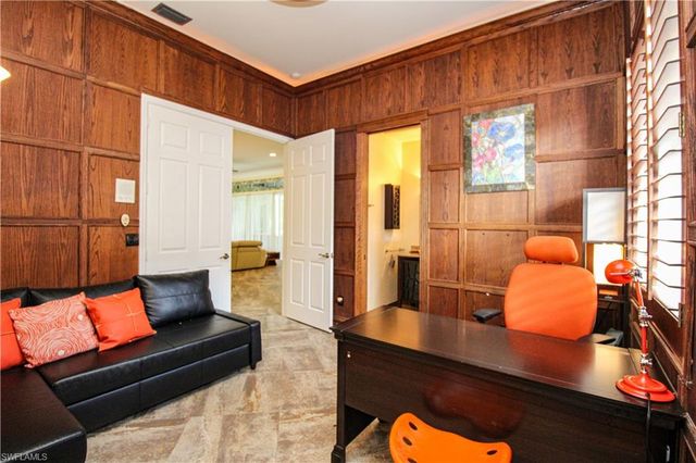 627 Soliel DR, Naples, FL 34110