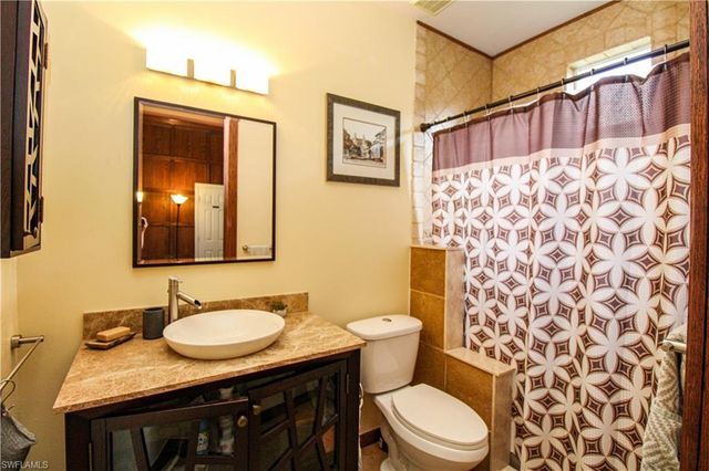 627 Soliel DR, Naples, FL 34110