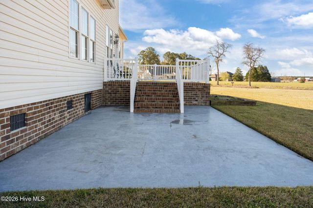 1296 Windbrooke Drive, Grimesland, NC 27837