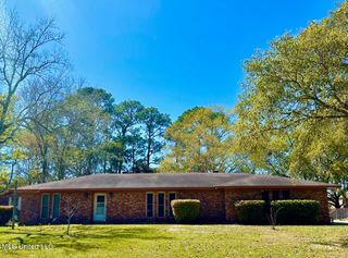 205 Saint Andrews Drive, Ocean Springs, MS 39564