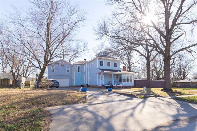 703 E 4th Street, Cherryvale, KS 67335