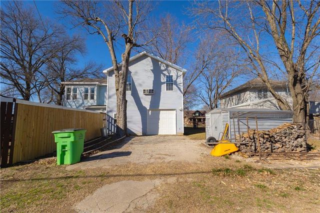 703 E 4th Street, Cherryvale, KS 67335