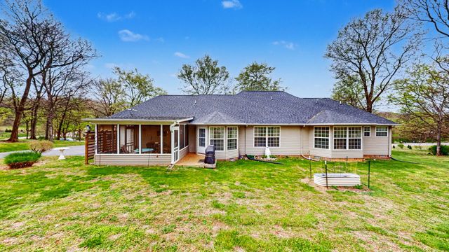 1728 Vp Lunn Dr, Spring Hill, TN 37174