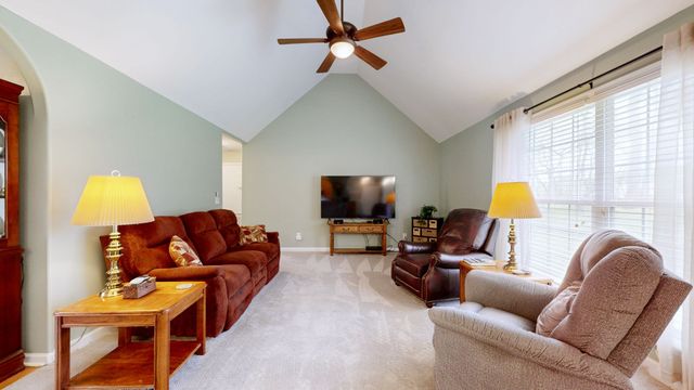 1728 Vp Lunn Dr, Spring Hill, TN 37174