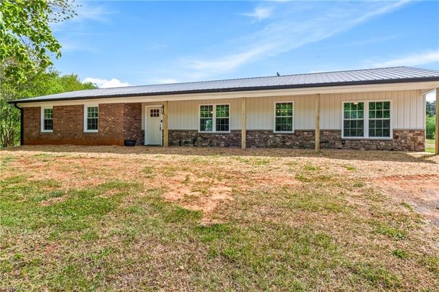 2401 White Horn Road, Kernersville, NC 27284