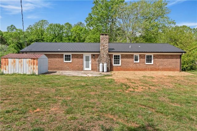 2401 White Horn Road, Kernersville, NC 27284