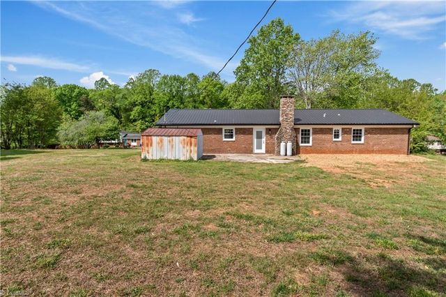2401 White Horn Road, Kernersville, NC 27284
