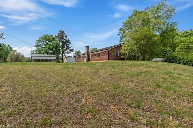 2401 White Horn Road, Kernersville, NC 27284
