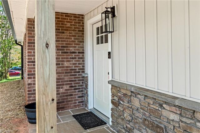 2401 White Horn Road, Kernersville, NC 27284