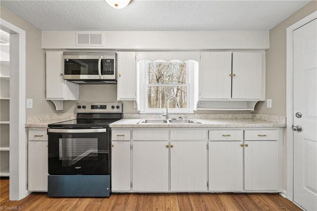 168 Anns Drive, Thomasville, NC 27360