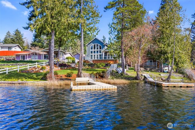 4455 Lakeview Court NW, Bremerton, WA 98312