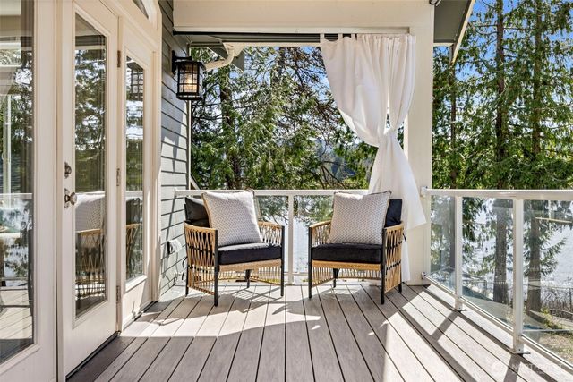 4455 Lakeview Court NW, Bremerton, WA 98312