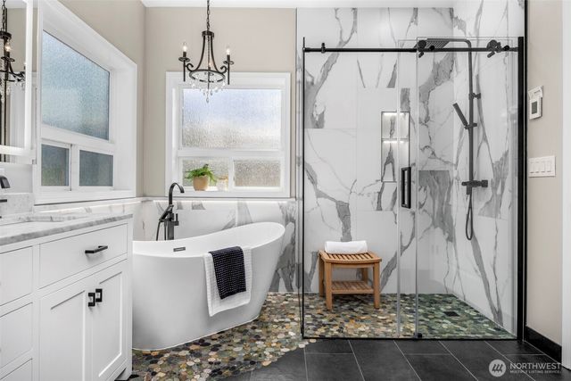 4455 Lakeview Court NW, Bremerton, WA 98312