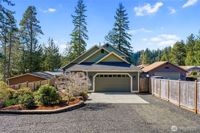 4455 Lakeview Court NW, Bremerton, WA 98312