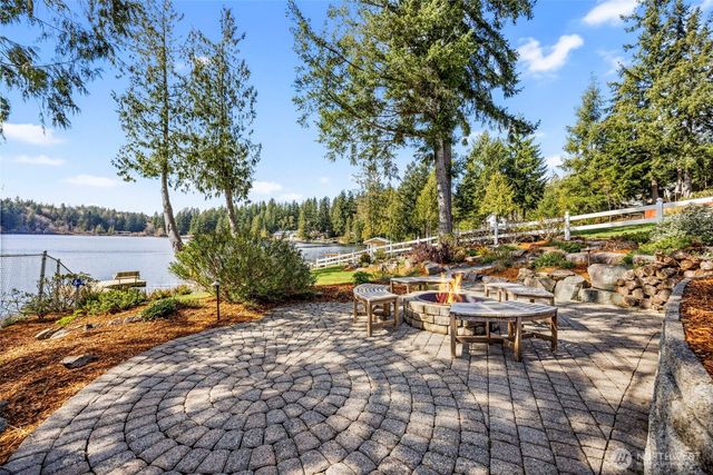 4455 Lakeview Court NW, Bremerton, WA 98312