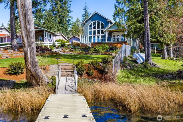 4455 Lakeview Court NW, Bremerton, WA 98312