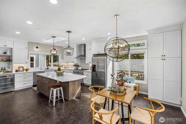 4455 Lakeview Court NW, Bremerton, WA 98312