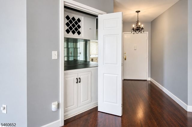 1328 Harmon Cove Tower, Secaucus Town, NJ 07094