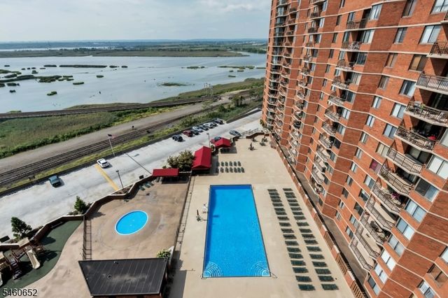 1328 Harmon Cove Tower, Secaucus Town, NJ 07094
