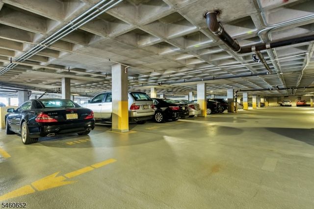 1328 Harmon Cove Tower, Secaucus Town, NJ 07094