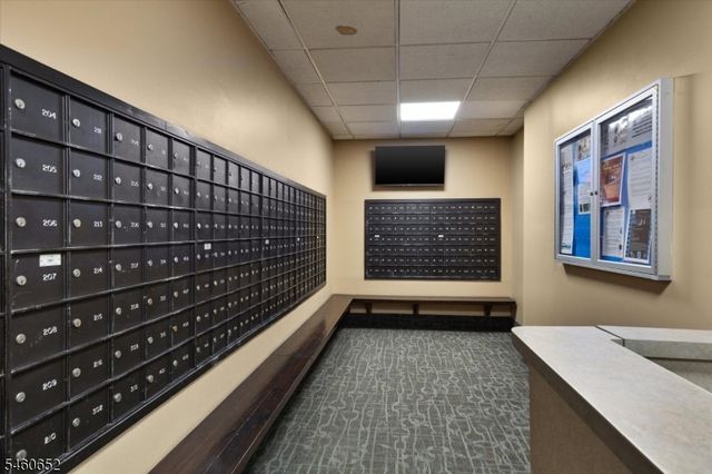 1328 Harmon Cove Tower, Secaucus Town, NJ 07094
