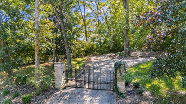 515 Hillwood Blvd, Nashville, TN 37205
