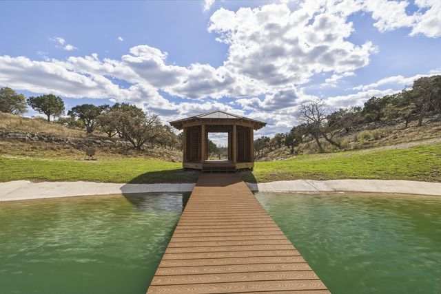 4565 Zenner-Ahrens Rd, Fredericksburg, TX 78624