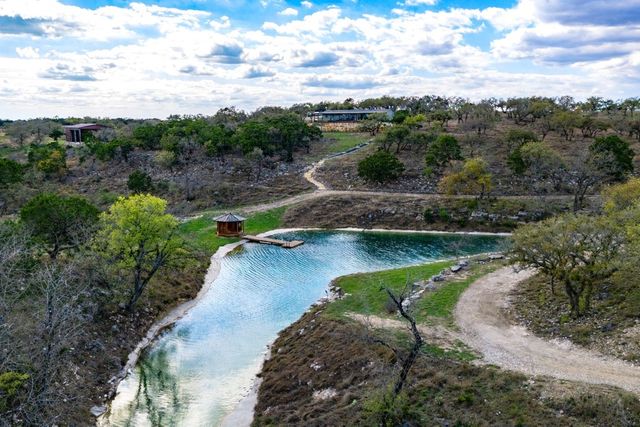 4565 Zenner-Ahrens Rd, Fredericksburg, TX 78624