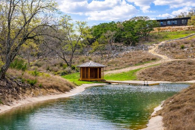 4565 Zenner-Ahrens Rd, Fredericksburg, TX 78624