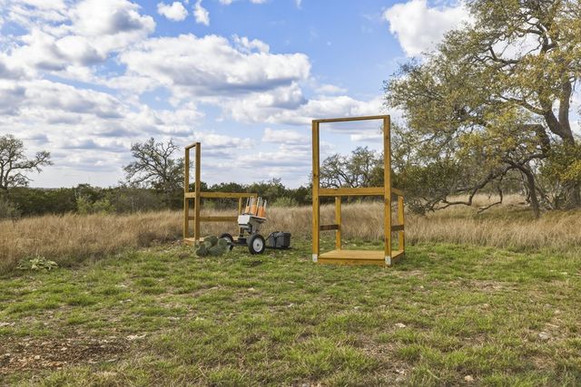 4565 Zenner-Ahrens Rd, Fredericksburg, TX 78624